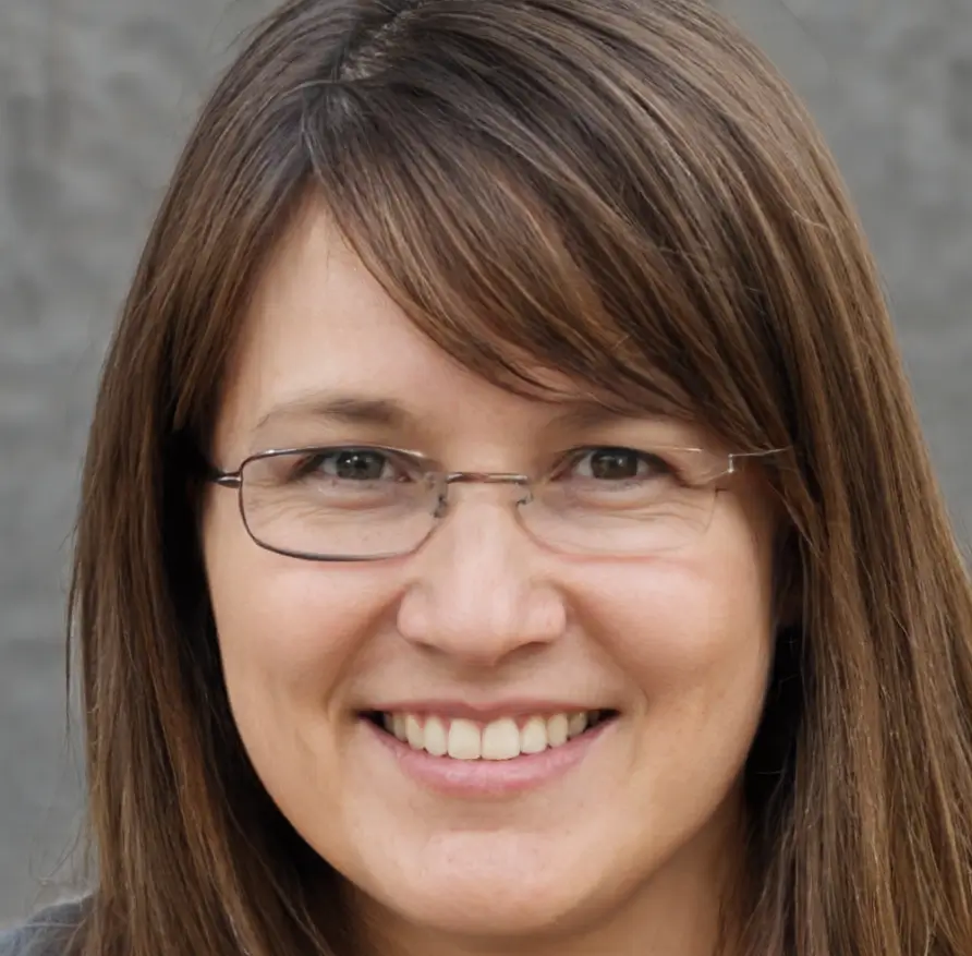 Dr. Sarah Mitchell, MD, PhD - Consilier medical principal la Kantesti AI